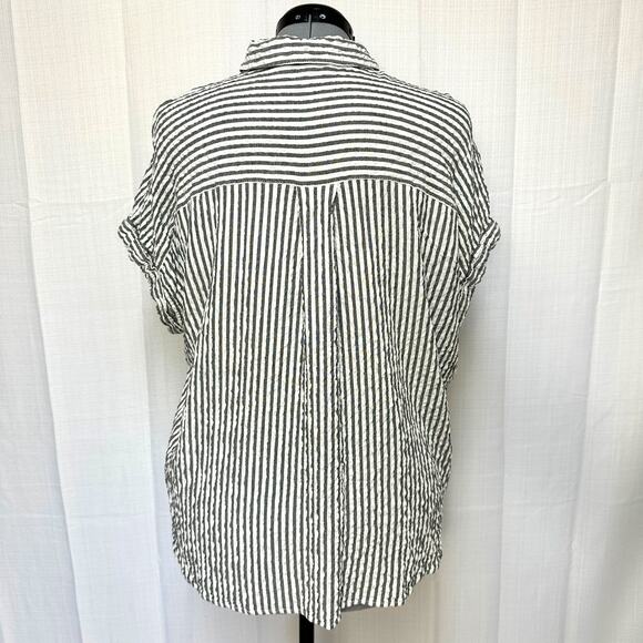 Jane+Delancey Striped Rolled Sleeve Button Shirt Seersucker Fabric Top Sz: 2X - Picture 3 of 8